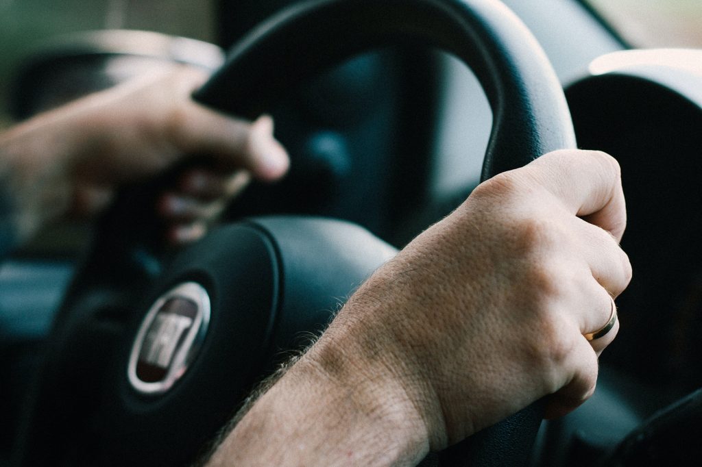 volant d'une voiture fiat