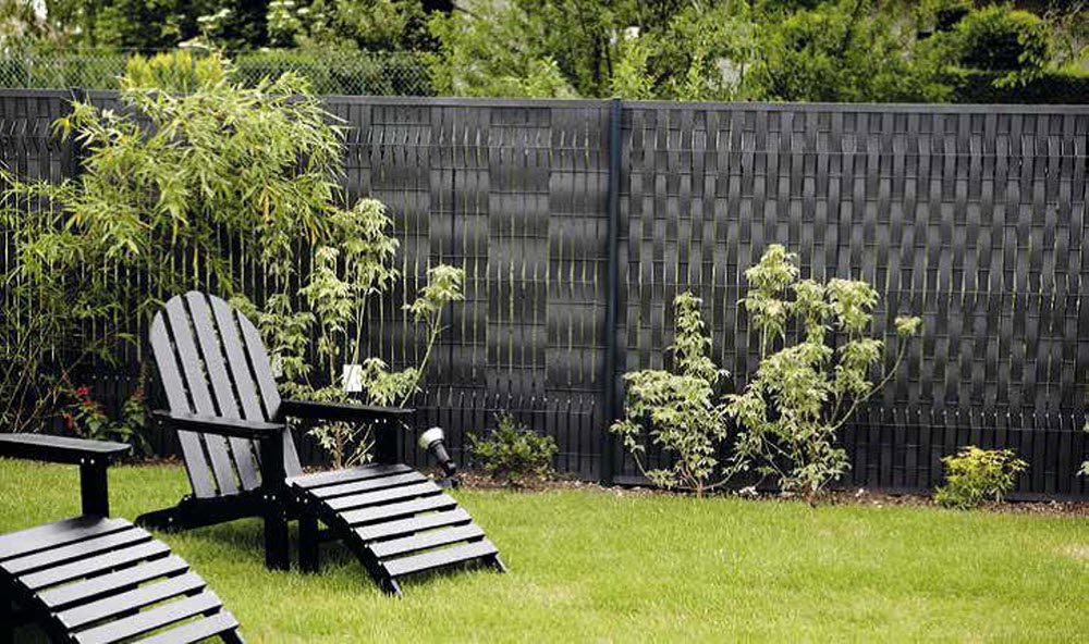 Comment cacher un grillage et rendre son jardin plus joli